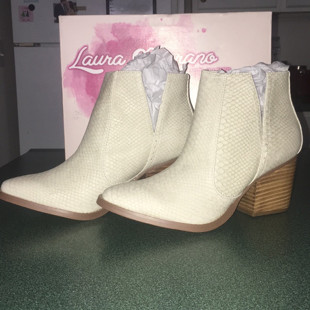 Snip-Toe Booties - Picture 3 of 3